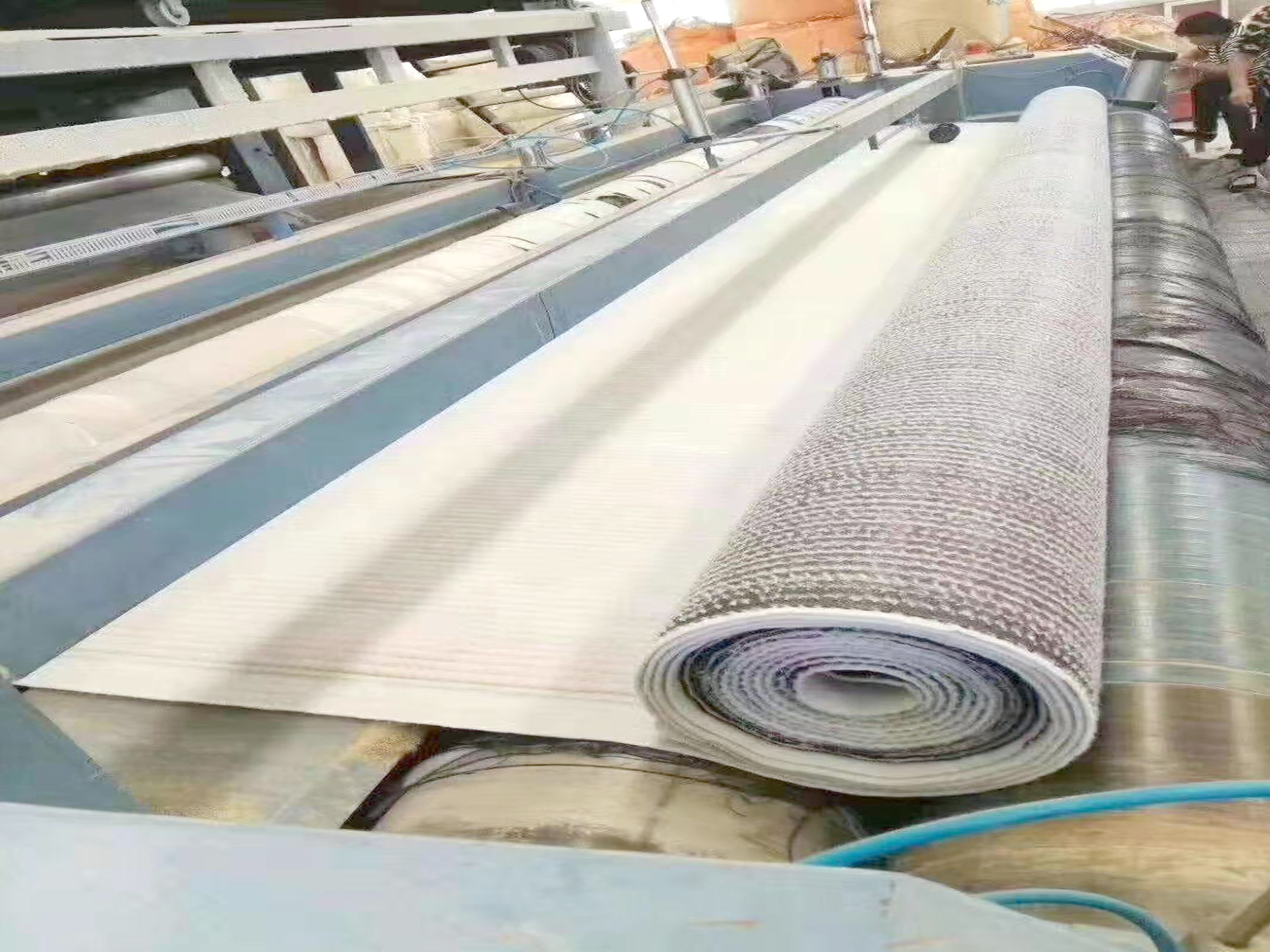  Geosynthetic clay liner