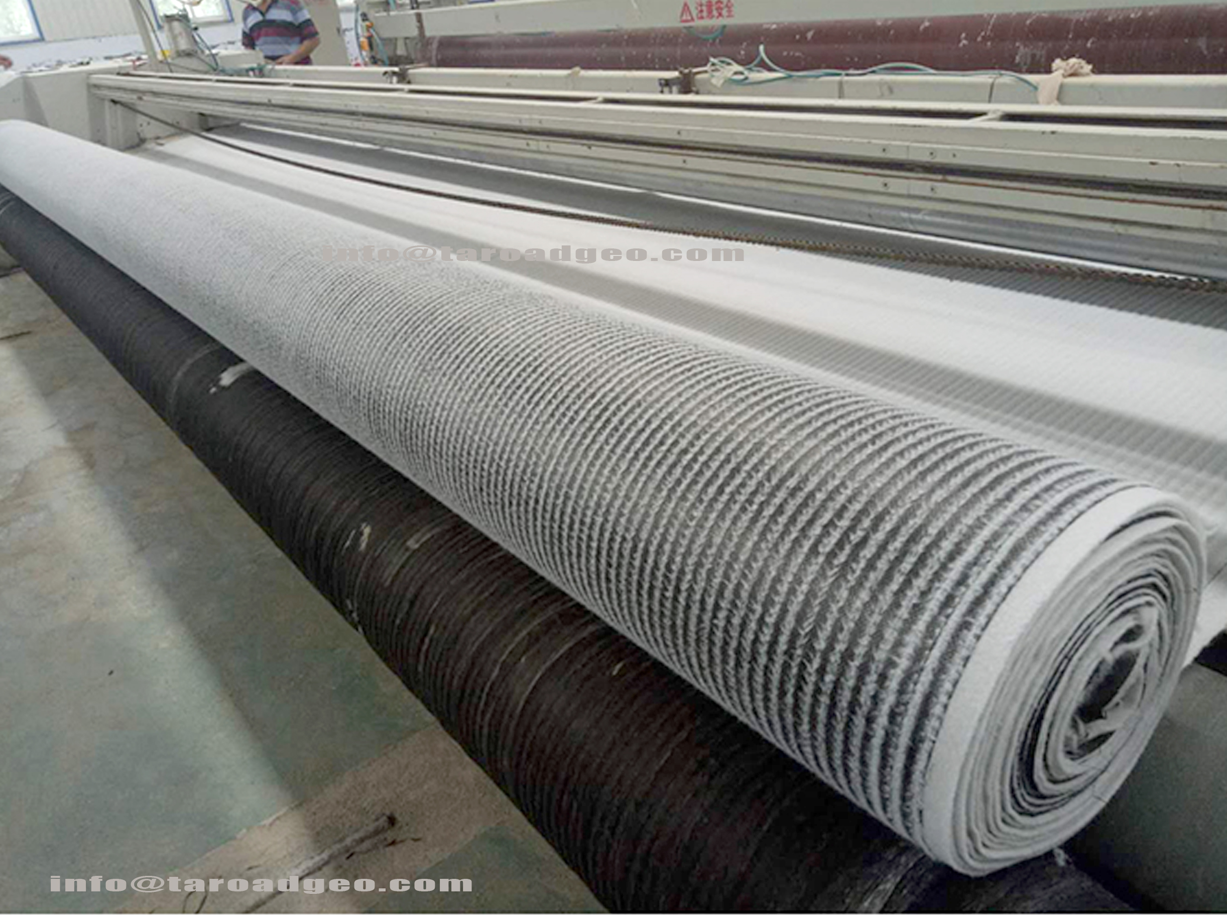 Geosynthetic clay liner