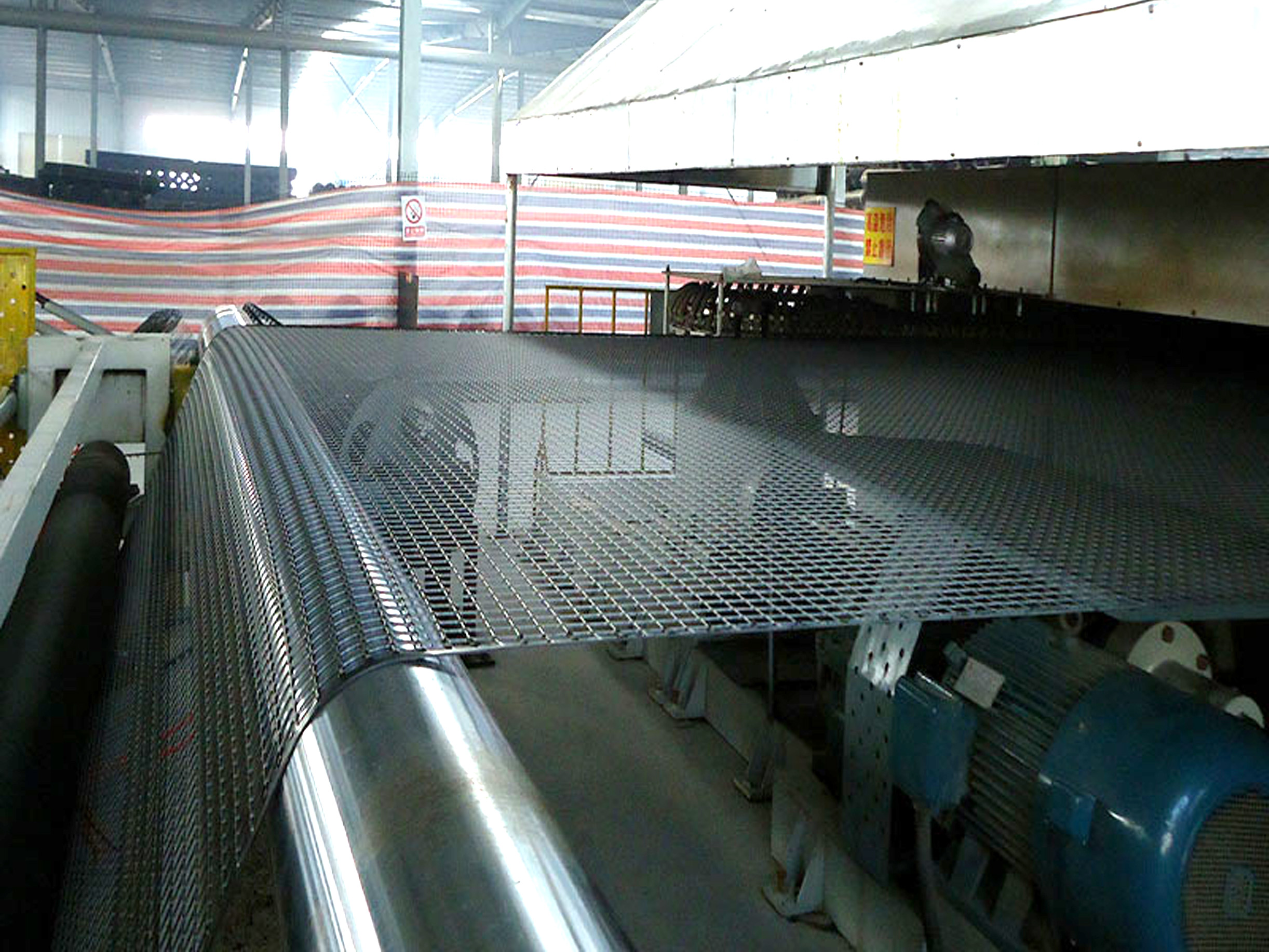 Plastic geogrid for mining